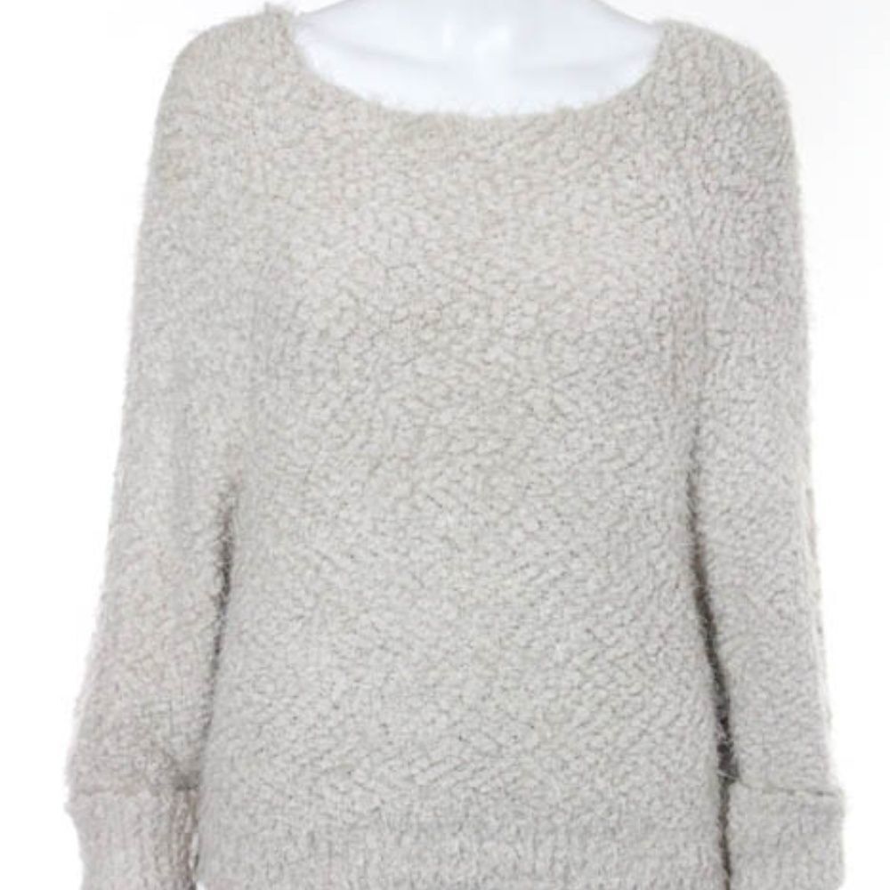 Sweet Sinammon Off White Fuzzy Sweater M